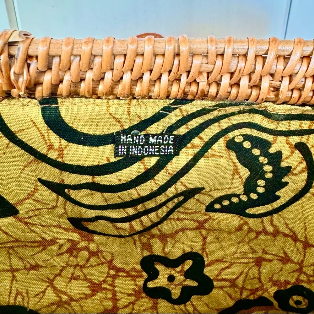Handwoven Tan Rattan Crossbody Bag - Picture 2 of 5